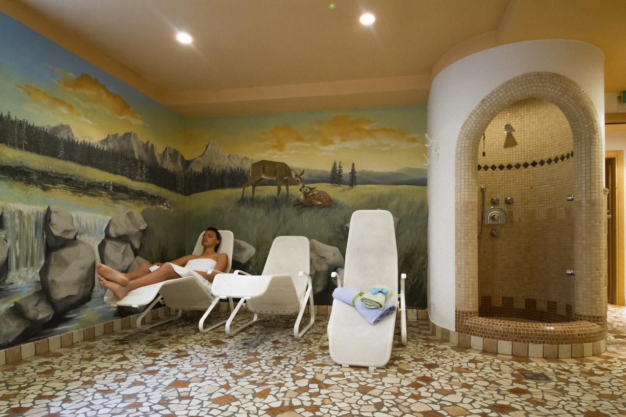 Hotel Genzianella Ziano di Fiemme المظهر الخارجي الصورة