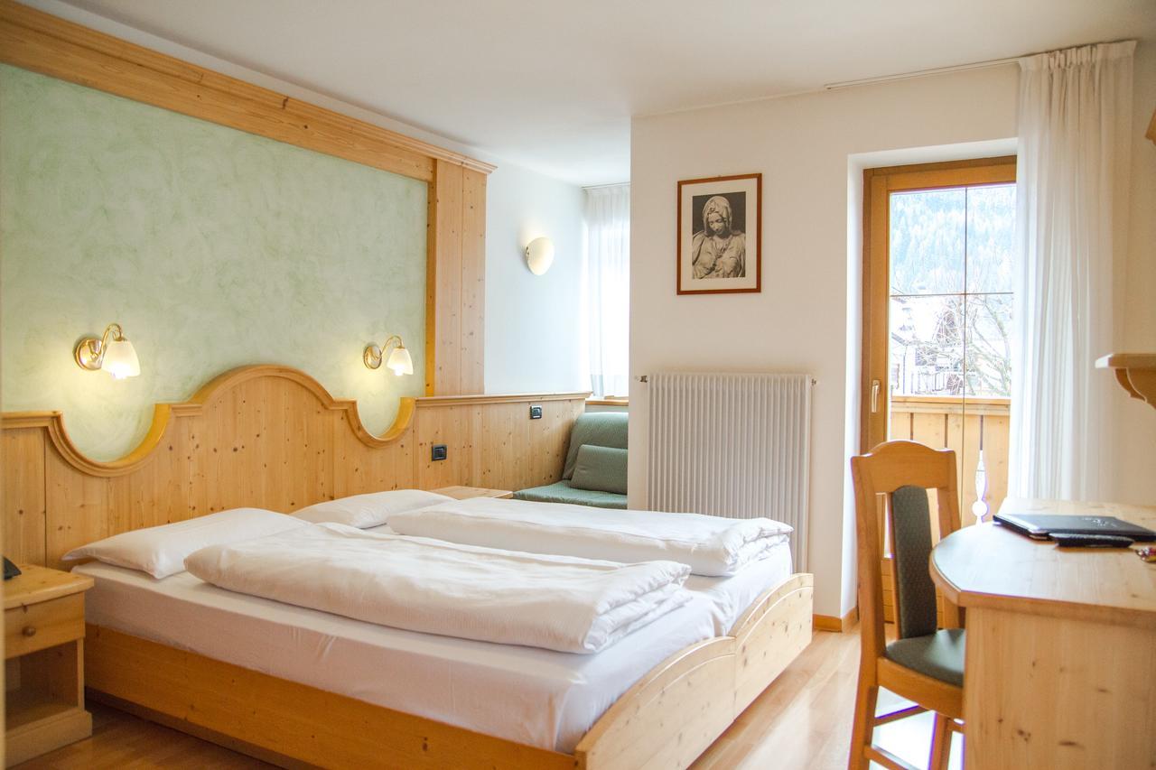 Hotel Genzianella Ziano di Fiemme المظهر الخارجي الصورة