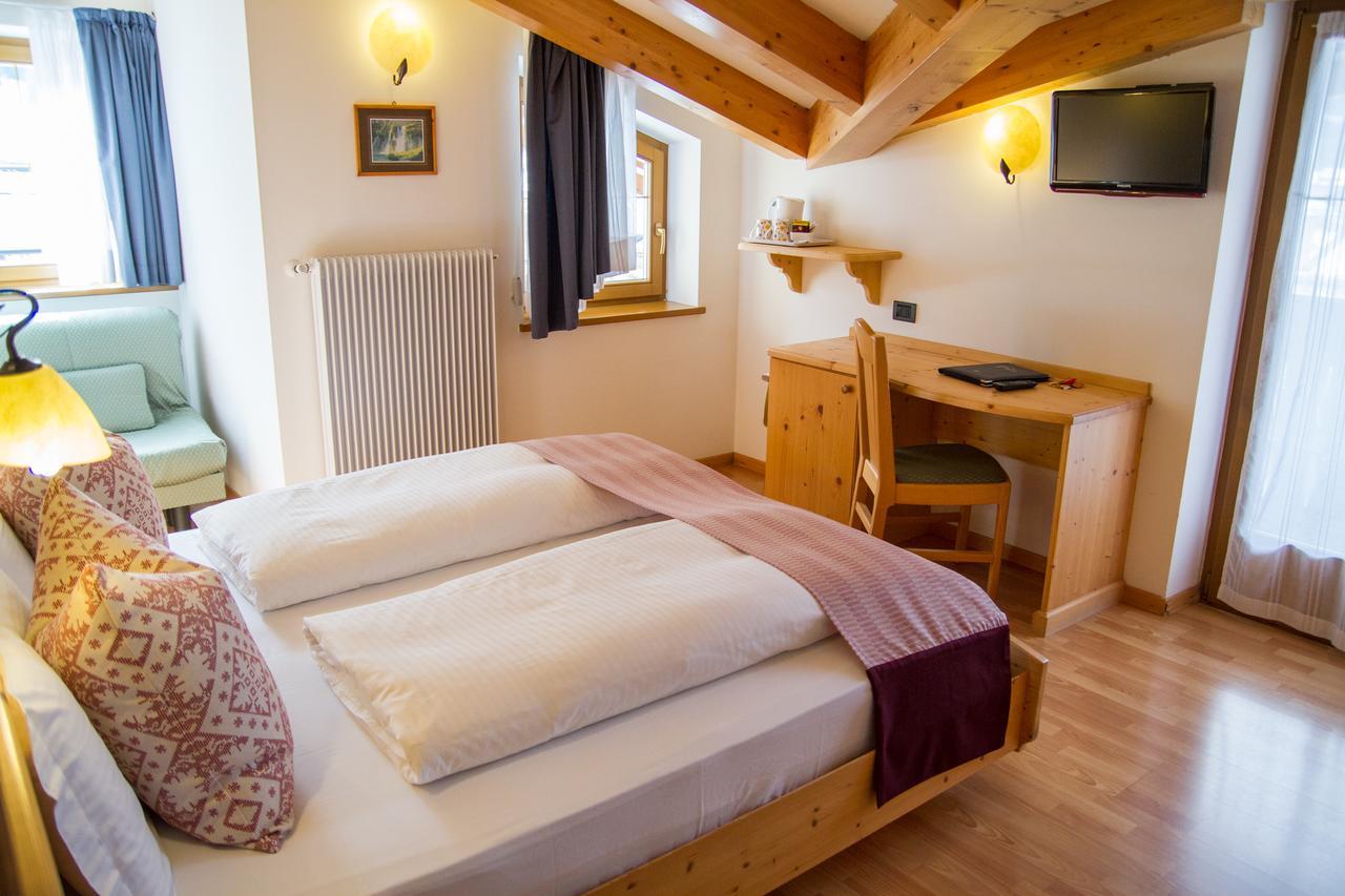 Hotel Genzianella Ziano di Fiemme المظهر الخارجي الصورة