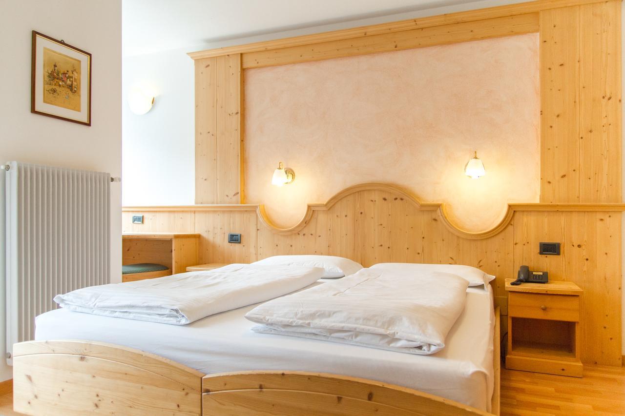 Hotel Genzianella Ziano di Fiemme المظهر الخارجي الصورة
